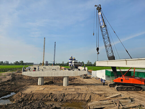 Gỡ khó, tăng tốc công trình giao thông trọng điểm