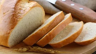 Ai không nên ăn bánh mì?