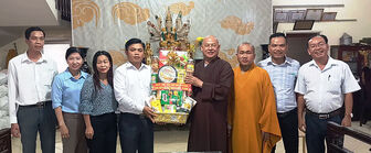 Tỉnh ủy, HĐND, UBND, UBMTTQVN tỉnh An Giang thăm, chúc mừng Đại lễ Phật Đản Ban Trị sự Giáo hội Phật giáo Việt Nam TX. Tân Châu