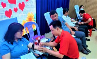 Liên đoàn Lao động TP. Châu Đốc tổ chức Ngày hội hiến máu