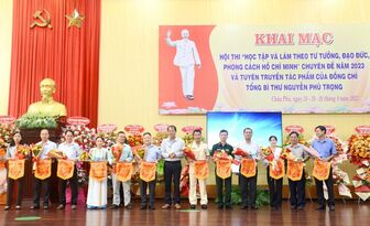 Lực lượng vũ trang huyện Châu Phú học tập Bác
