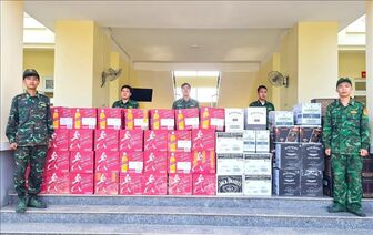 Phát hiện vụ vận chuyển hàng nghìn chai rượu ngoại ở khu vực biên giới