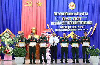 Đại hội thi đua “Cựu chiến binh gương mẫu” huyện Phú Tân lần thứ VII