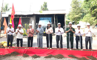 Xã Phú Hữu khởi công xây dựng cầu Chốt Xã Đội