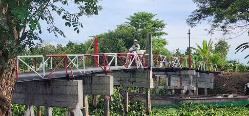 Hội Chữ thập đỏ huyện Châu Phú xây dựng cầu dân sinh tại xã Đào Hữu Cảnh