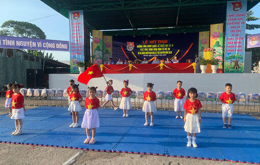 Phú Tân mít- tinh hưởng ứng Ngày Quốc tế Thiếu nhi, phát động Tháng hành động vì trẻ em và Chiến dịch Mùa hè tình nguyện năm 2024