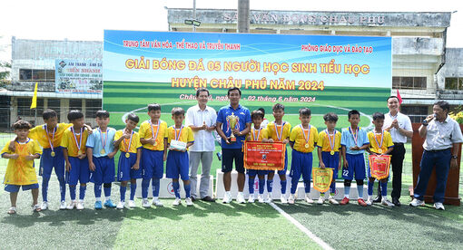 Bế mạc Giải Bóng đá 5 người học sinh tiểu học huyện Châu Phú
