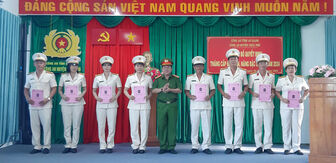 46 cán bộ, chiến sĩ Công an huyện Châu Phú được thăng cấp bậc hàm, nâng bậc lương