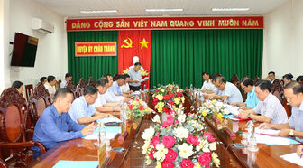 Thường trực Huyện ủy Châu Thành họp báo Bí thư xã, thị trấn