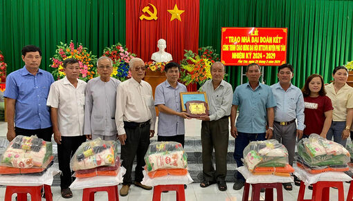 Huyện cù lao Phú Tân học tập và làm theo gương Bác