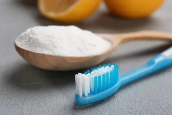 Tác dụng bất ngờ khi trộn muối với kem đánh răng