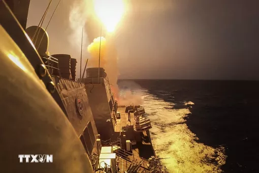 Mỹ phá hủy nhiều thiết bị bay không người lái, tên lửa chống hạm của Houthi