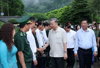 Chủ tịch nước Tô Lâm thăm và dâng hương tại Khu di tích quốc gia đặc biệt Pác Bó