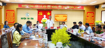 Tổ Đại biểu số 7 HĐND tỉnh An Giang thảo luận cho kỳ họp giữa năm 2024