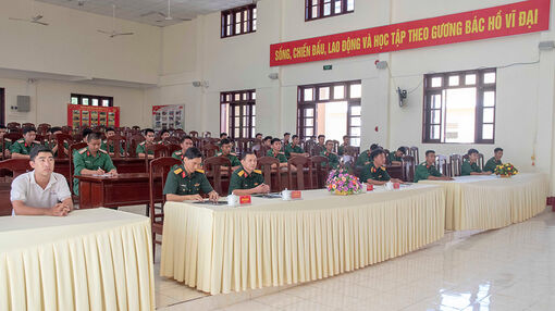 Bồi dưỡng nhận thức về Đảng trong lực lượng vũ trang tỉnh và học sinh ở Chợ Mới