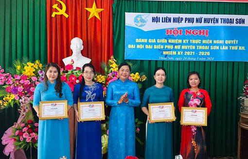 Hội Liên hiệp Phụ nữ huyện Thoại Sơn nửa nhiệm kỳ nổi bật