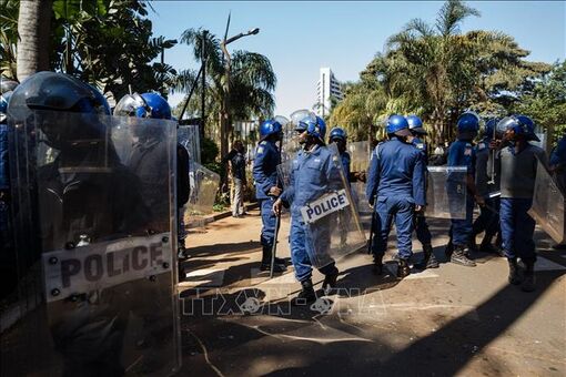 Cảnh sát Zimbabwe bắt giữ thủ lĩnh phe đối lập