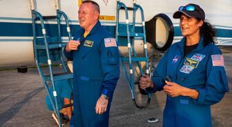 Chạy đua giải cứu hai phi hành gia Mỹ mắc kẹt trên trạm vũ trụ ISS