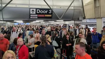 Anh: Sân bay Manchester phải hoãn, hủy nhiều chuyến bay do sự cố