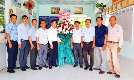 Phó Bí thư Thường trực Thị ủy Tịnh Biên chúc mừng Ngày Báo chí Cách mạng Việt Nam