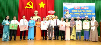 Liên hoan Gia đình hạnh phúc tiêu biểu huyện An Phú