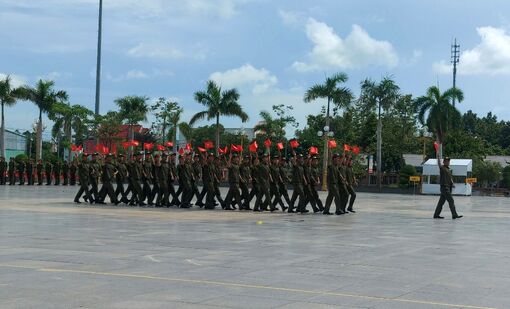 Kiểm tra công tác chuẩn bị Lễ ra mắt lực lượng tham gia bảo vệ an ninh trật tự cơ sở tại huyện Phú Tân