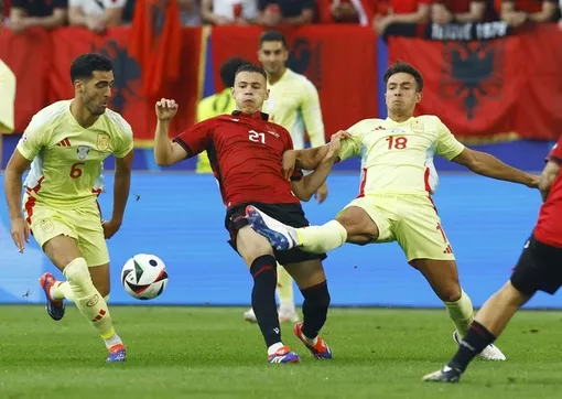 Thắng dễ Albania, đội tuyển Tây Ban Nha vào vòng play-off với ngôi đầu bảng 'tử thần'