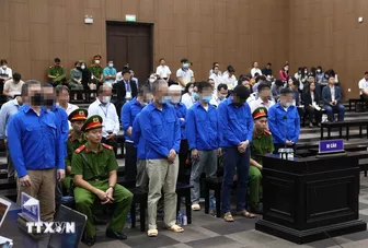 10 bị cáo trong vụ án cao tốc Đà Nẵng-Quảng Ngãi được giảm án