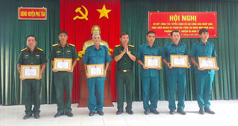 Huyện Phú Tân sơ kết công tác tuyển chọn và gọi công dân nhập ngũ năm 2024