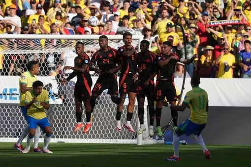 Copa America: Brazil vuột chiến thắng, xác định 4 cặp tứ kết