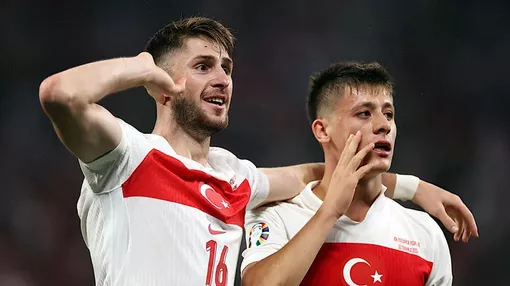 Thắng kịch tính Áo, Thổ Nhĩ Kỳ gặp Hà Lan ở tứ kết