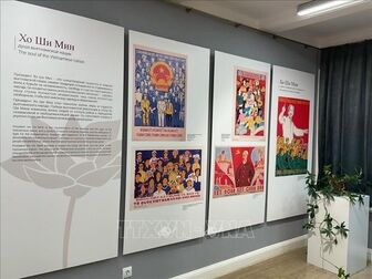 Triển lãm 'Chân dung Hồ Chí Minh - Góc nhìn từ tranh cổ động 1969 - 2011'