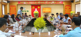 Thẩm tra các văn bản trình kỳ họp HĐND huyện Tri Tôn giữa năm 2024