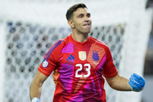 Emiliano Martinez 'cứu' Messi, Argentina vào bán kết Copa America 2024