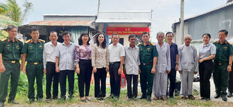 Bộ Chỉ huy Quân sự tỉnh An Giang bàn giao nhà Nghĩa tình đồng đội ở Châu Phú