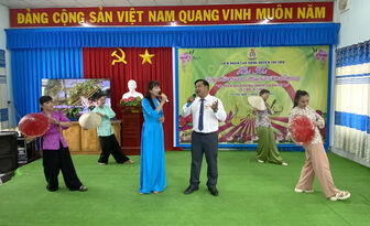 Người lao động huyện Tri Tôn trổ tài văn nghệ