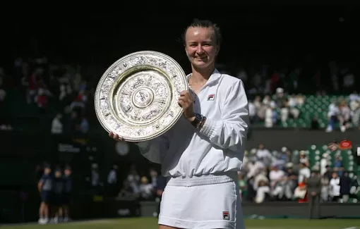 Tay vợt nữ hạng 32 thế giới Barbora Krejcikova làm nên lịch sử