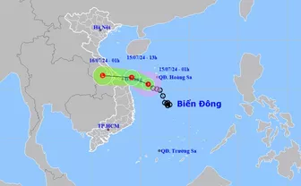 Áp thấp nhiệt đới hướng vào Quảng Bình - Quảng Ngãi, miền Trung mưa xối xả
