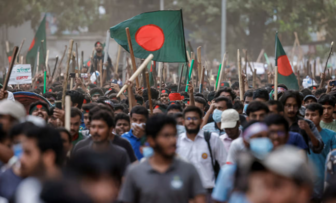 Bangladesh đóng cửa trường học trên cả nước do biểu tình bạo lực