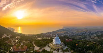 Khám phá thiên đường biển dưới chân tượng phật ngồi khổng lồ tại Bình Định