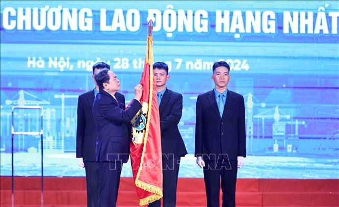 Chủ tịch Quốc hội Trần Thanh Mẫn: Tin tưởng công đoàn sẽ có bước phát triển mới
