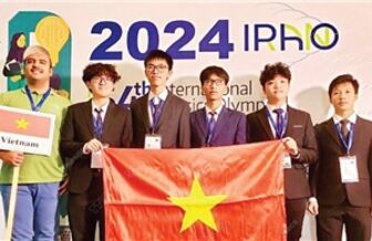 5/5 học sinh Việt Nam giành huy chương tại Olympic Vật lý quốc tế 2024