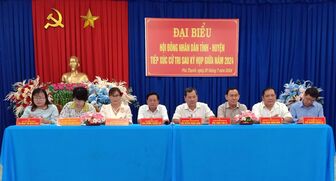 Đại biểu HĐND tỉnh An Giang và huyện Phú Tân tiếp xúc cử tri sau kỳ họp giữa năm