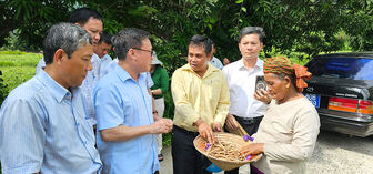 Ban Kinh tế Trung ương khảo sát nông thôn An Giang