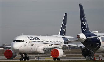 Nhiều hãng hàng không tạm dừng các chuyến bay đến Israel