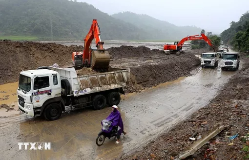 Dự báo thời tiết ngày cuối tuần: Bắc Bộ cục bộ có nơi mưa to trên 70mm