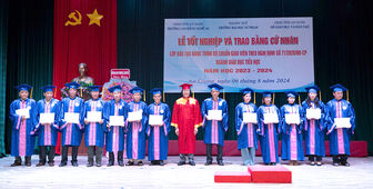 203 sinh viên tốt nghiệp đại học ngành giáo dục tiểu học