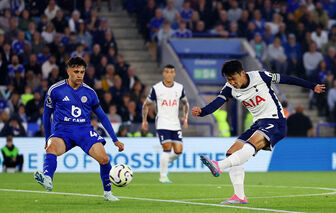 Tottenham đánh rơi chiến thắng trên sân Leicester