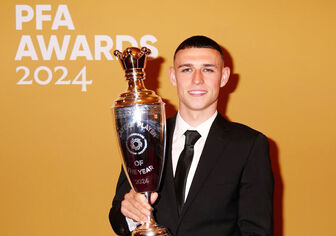 Phil Foden đoạt danh hiệu Cầu thủ xuất sắc nhất Ngoại hạng Anh