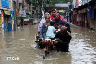 Bangladesh: Gần 300.000 người phải lánh nạn ở các nơi trú ẩn tạm do lũ lụt